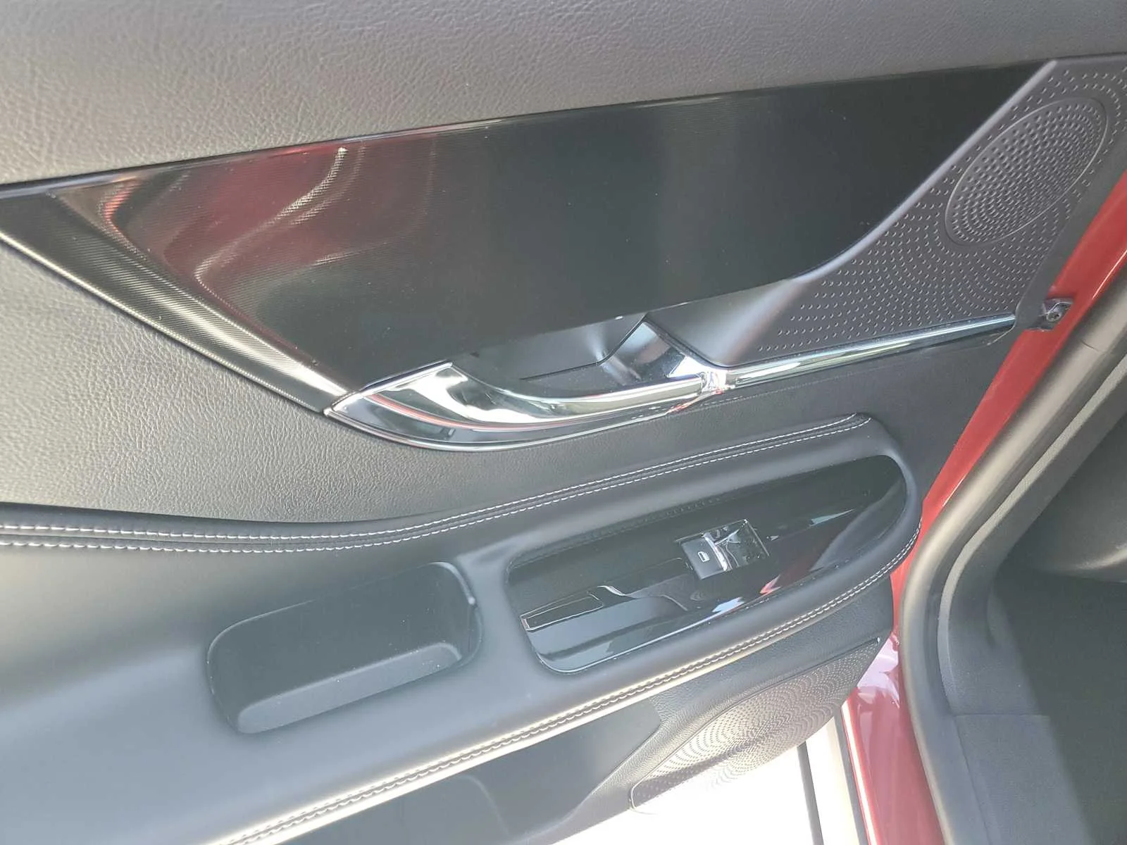 Used 2025 Lucid Red Lincoln Premiere image 13