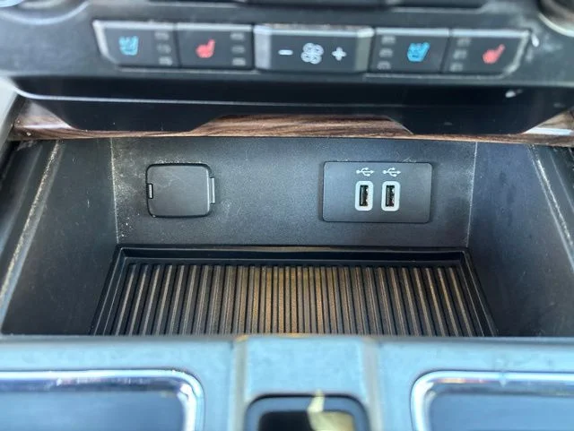 Used 2016 Magnetic Ford Lariat image 6