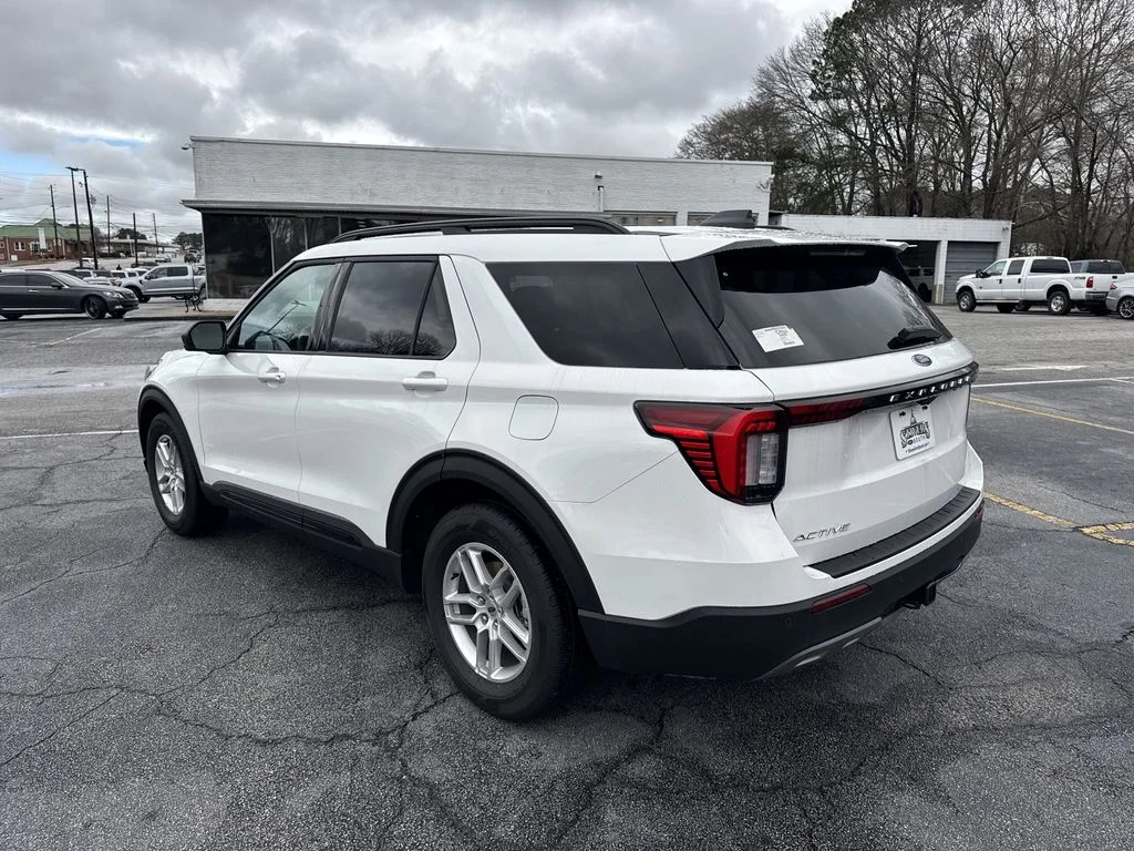 New 2026 Star White Metallic Tri-Coat Ford Active image 5