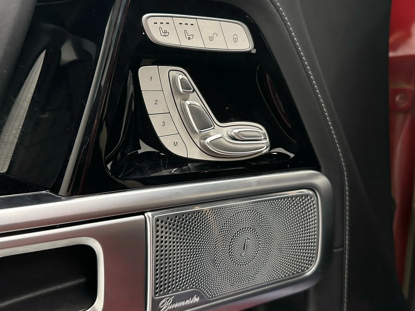 Used 2022 MANUFAKTUR Cardinal Red Metallic Mercedes-Benz AMG® G 63 image 23