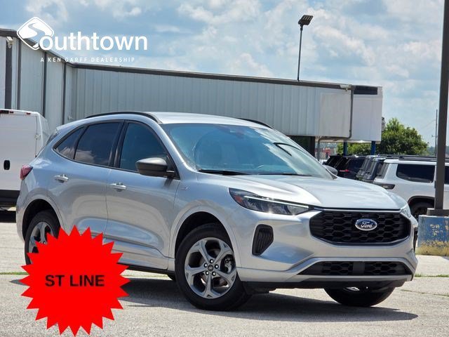 Used 2023 Silver Metallic Ford ST-Line image 1