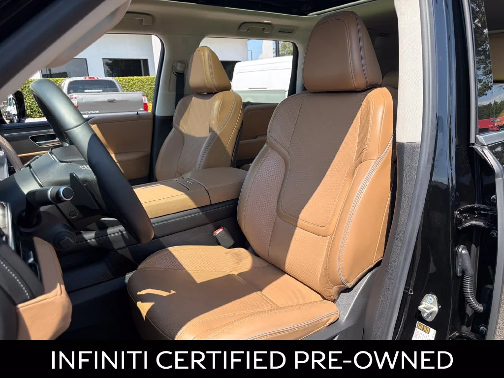 Certified Used 2025 Black Obsidian INFINITI LUXE image 29