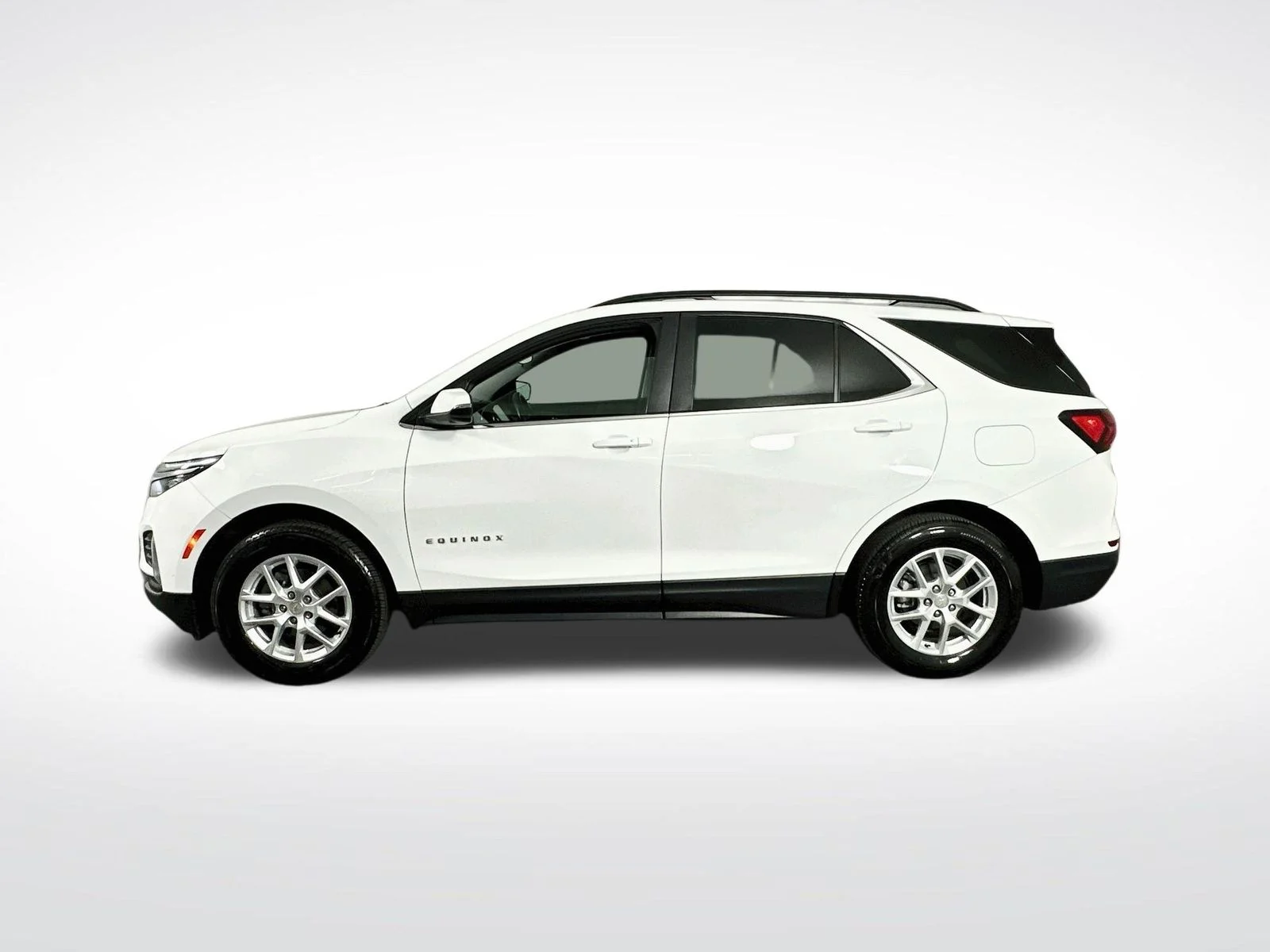 Used 2024 Summit White Chevrolet LT image 5