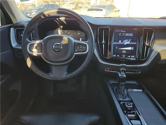 Used 2019 Bright Silver Metallic Volvo T6 Momentum All-wheel Drive image 8