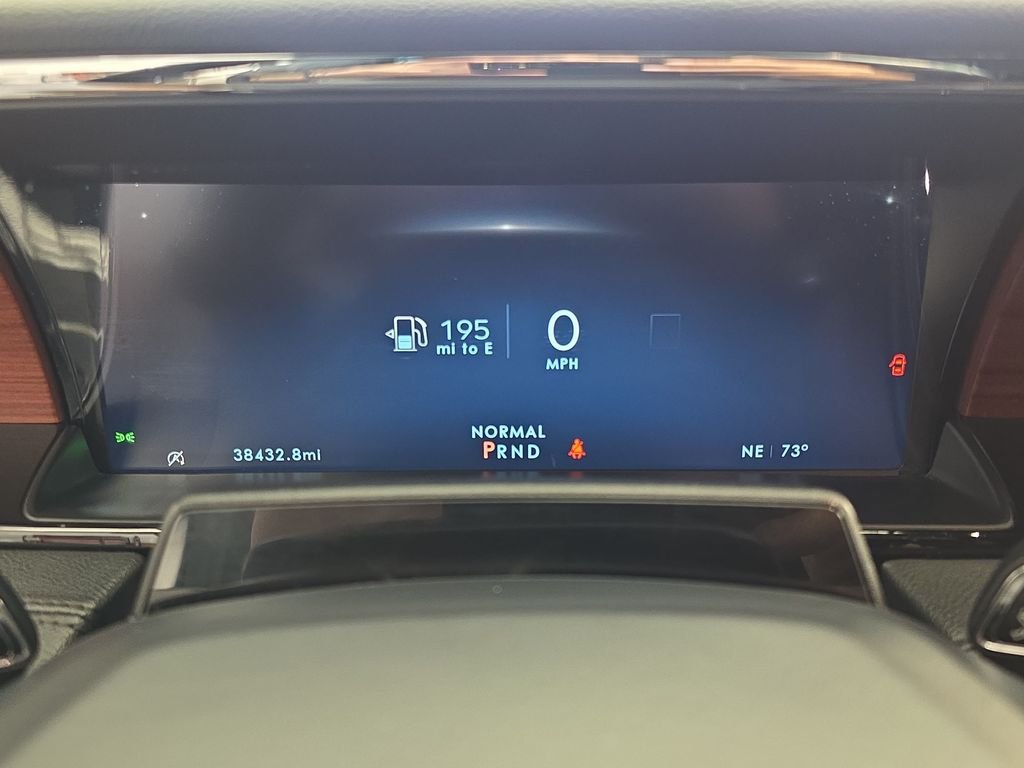 Used 2022 White Lincoln Reserve image 20