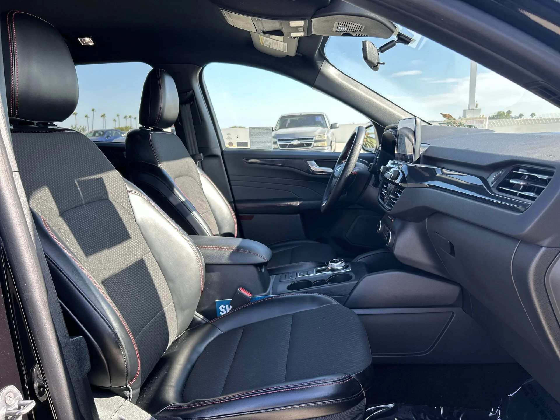 Used 2024 Agate Black Metallic Ford ST-Line image 25