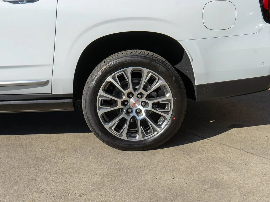 2026 GMC Yukon XL Denali - Photo 33
