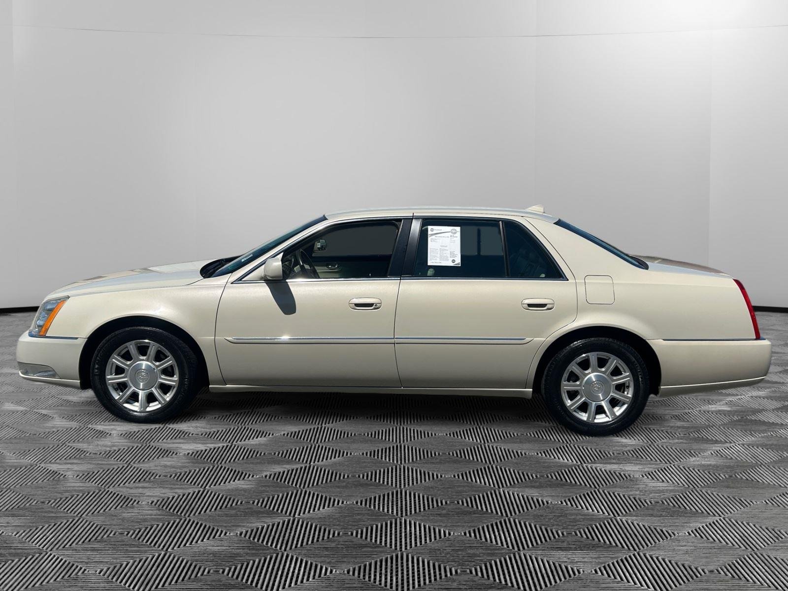 Used 2010 Vanilla Latte Cadillac w/1SA image 2