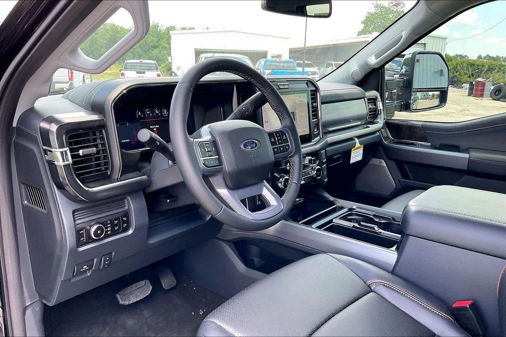 New 2026 Ford Super Duty F-250 Lariat 4D Crew Cab