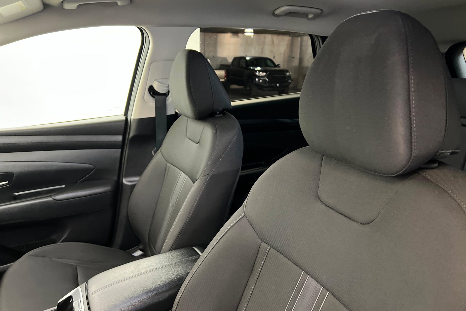 Used 2025 Rockwood Green Hyundai SEL image 17