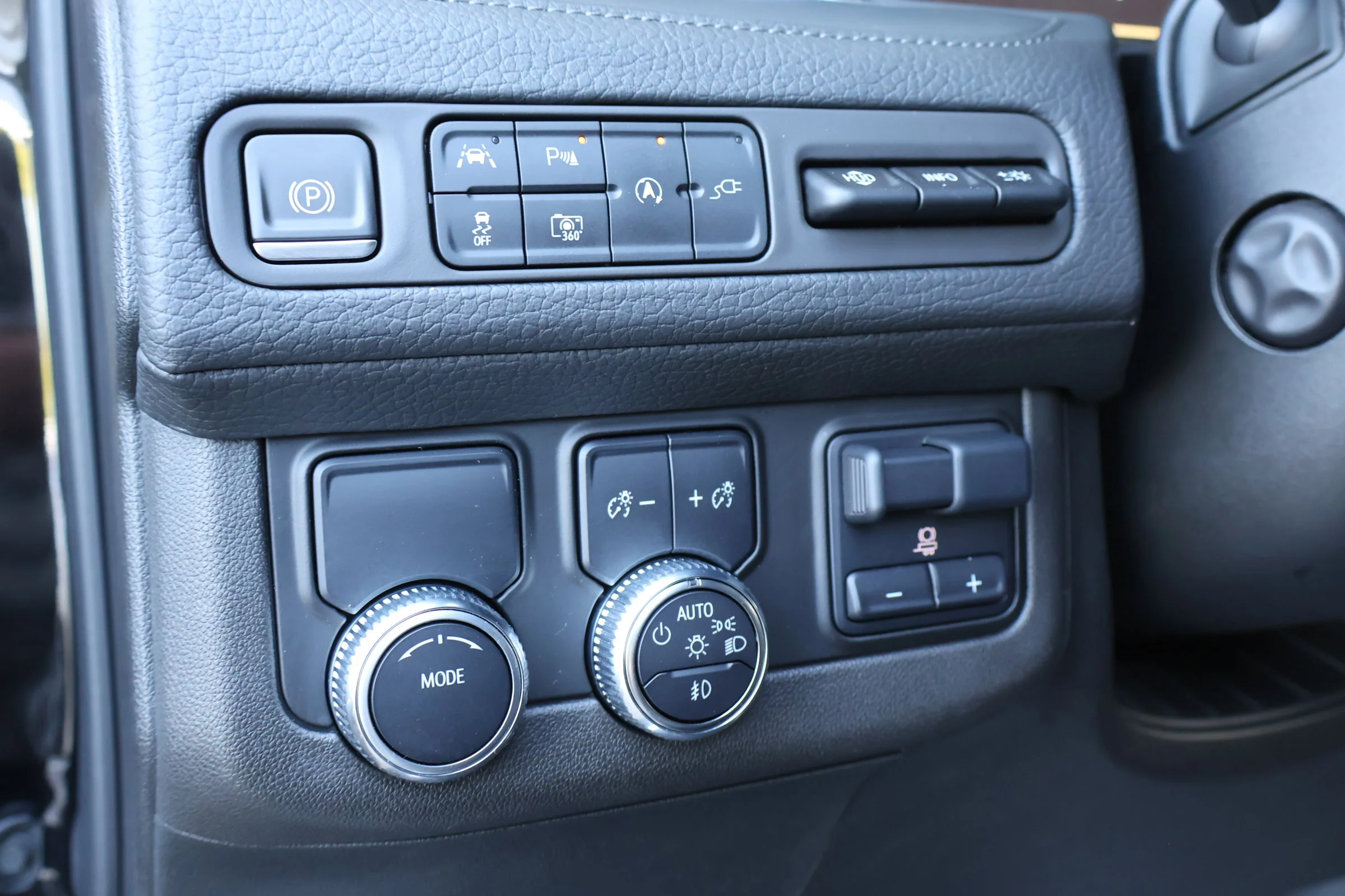 Used 2022 Onyx Black GMC Denali image 26