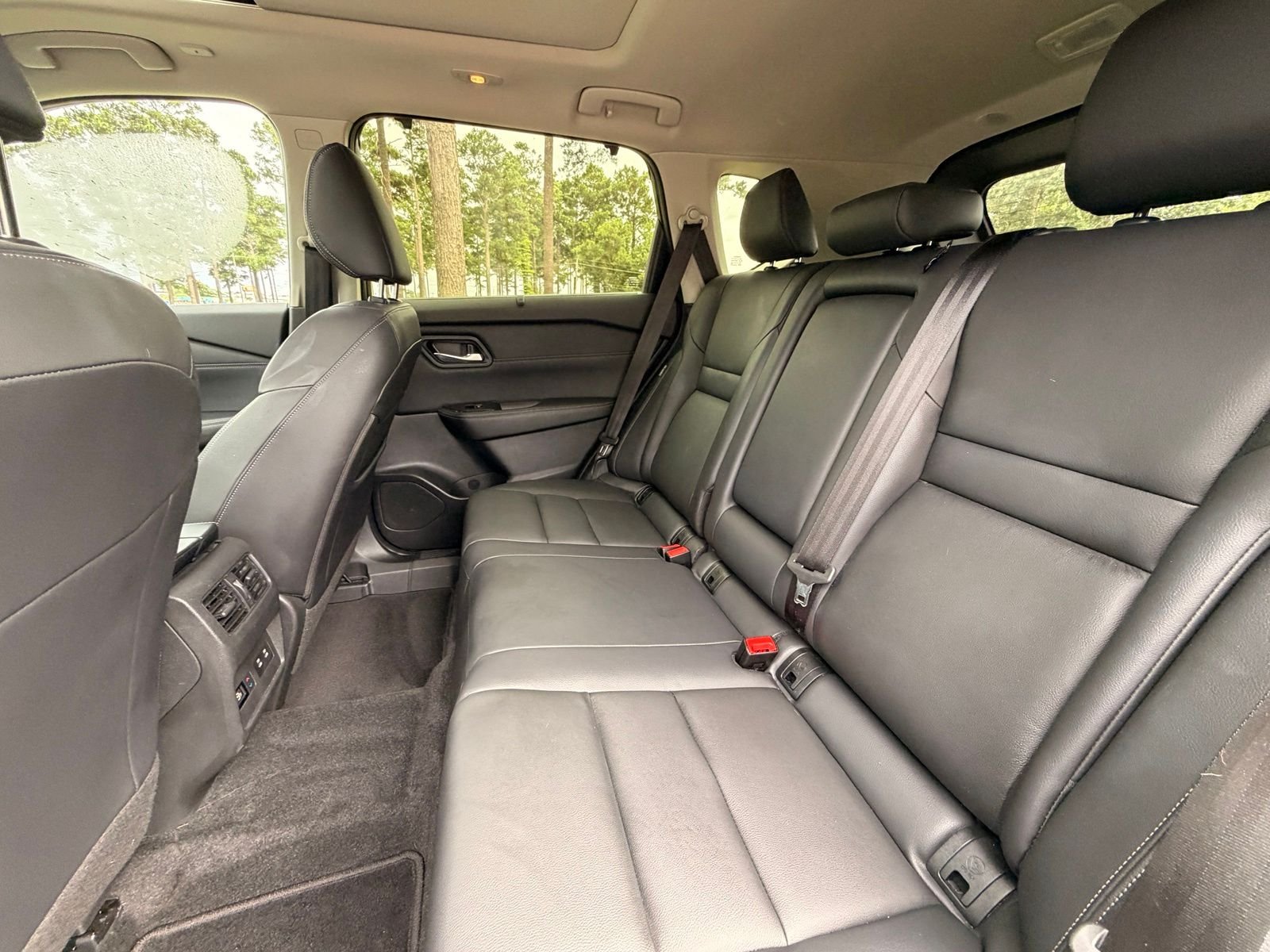 Used 2025 Champagne Silver Metallic Nissan SL image 13