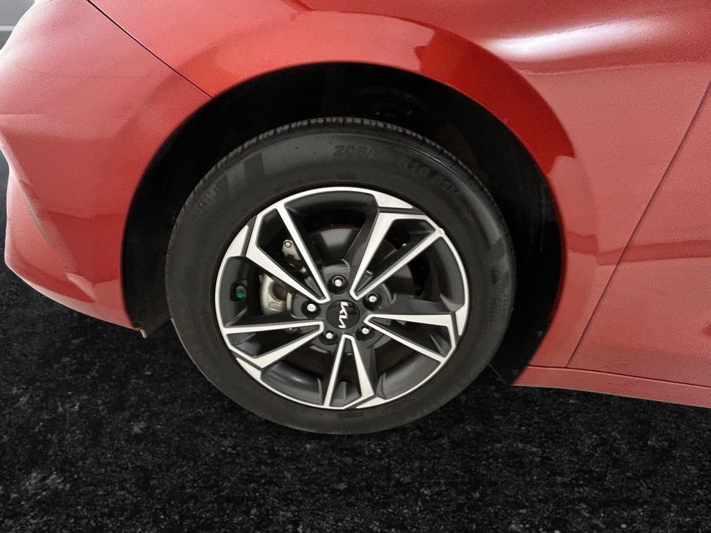 Used 2023 Red Kia LXS image 27
