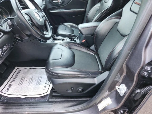 Used 2019 Crystal Metallic Jeep Trailhawk image 35