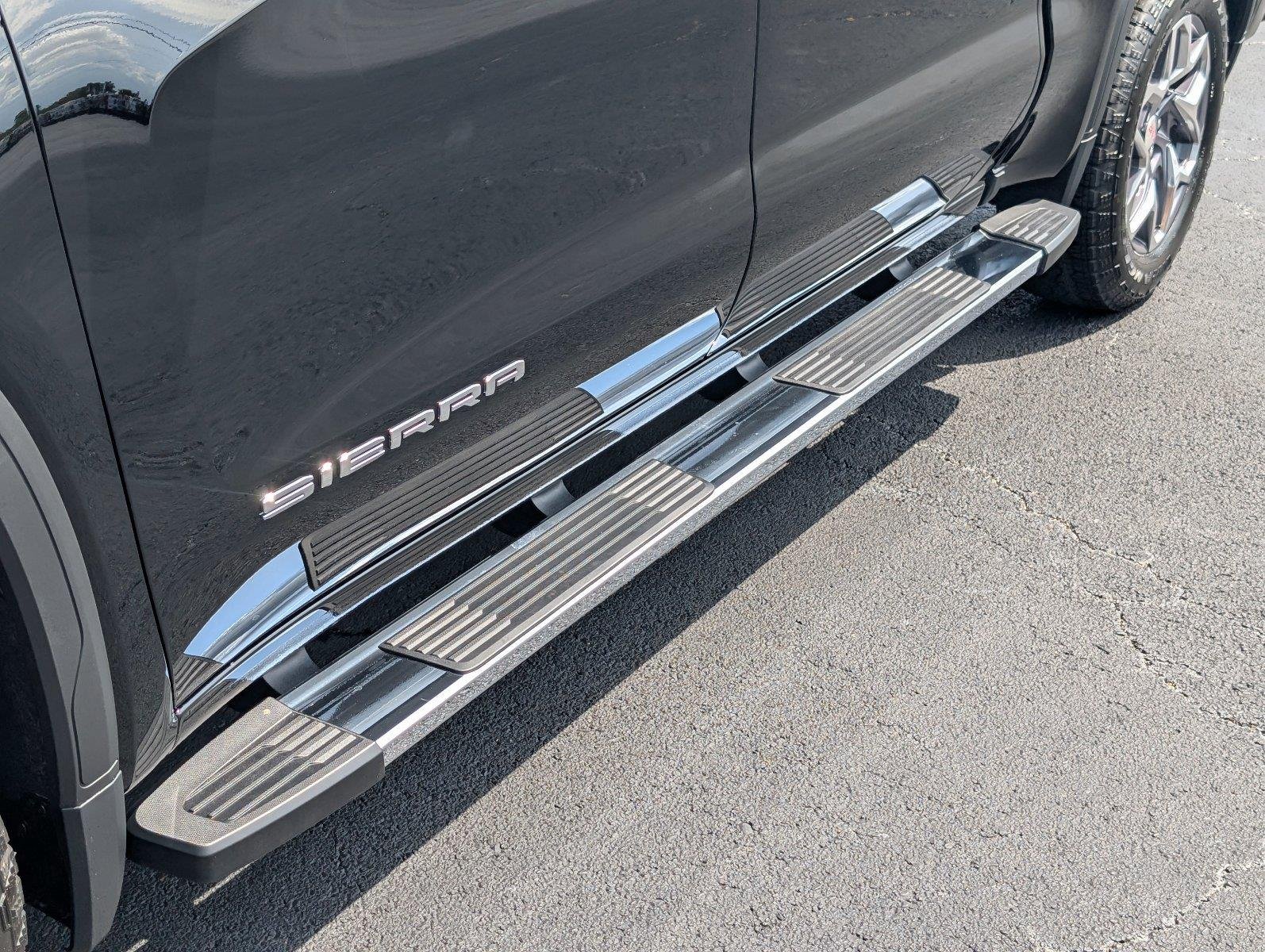 New 2026 Onyx Black GMC SLT image 13