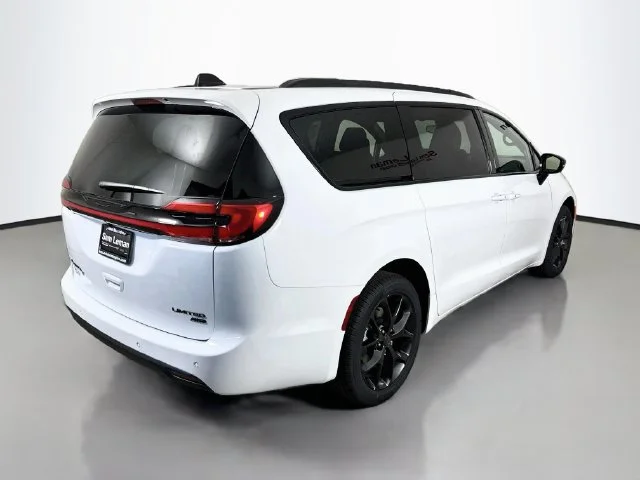 New 2027 White/off-white Chrysler Limited image 7