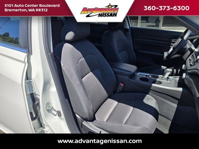 Used 2025 WHITE Nissan S image 14