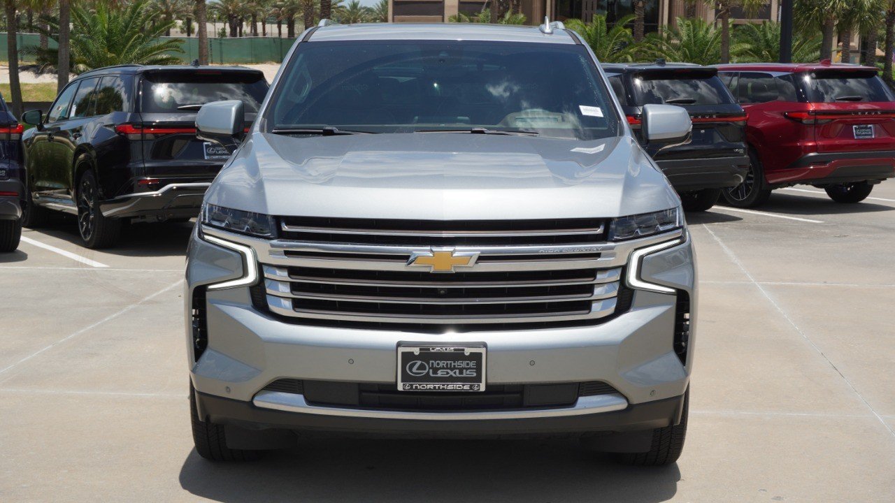 Used 2024 Gray Chevrolet High Country image 2