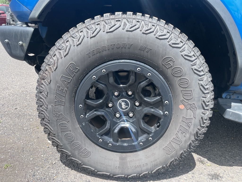 Used 2023 Velocity Blue Metallic Ford Wildtrak image 18