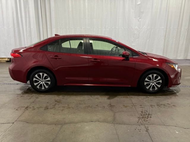 Used 2022 Toyota Corolla LE with VIN JTDEAMDE7NJ056437 for sale in Grants Pass, OR
