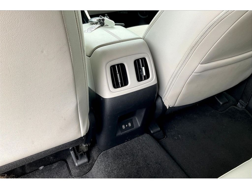 Used 2025  Hyundai SEL Convenience image 24