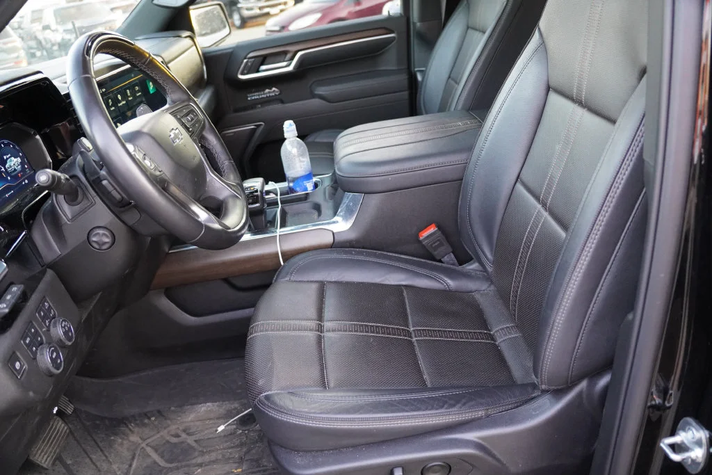 Used 2025 Black Chevrolet High Country image 6