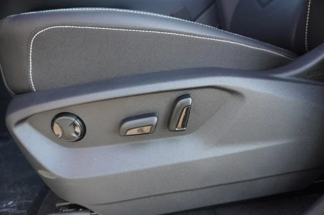 New 2026 Pure Gray Volkswagen 2.0T SE w/Technology image 20