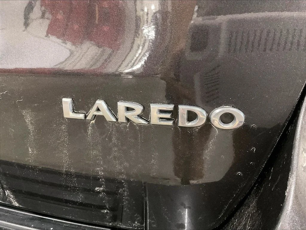Used 2017 Gray Jeep Laredo image 11