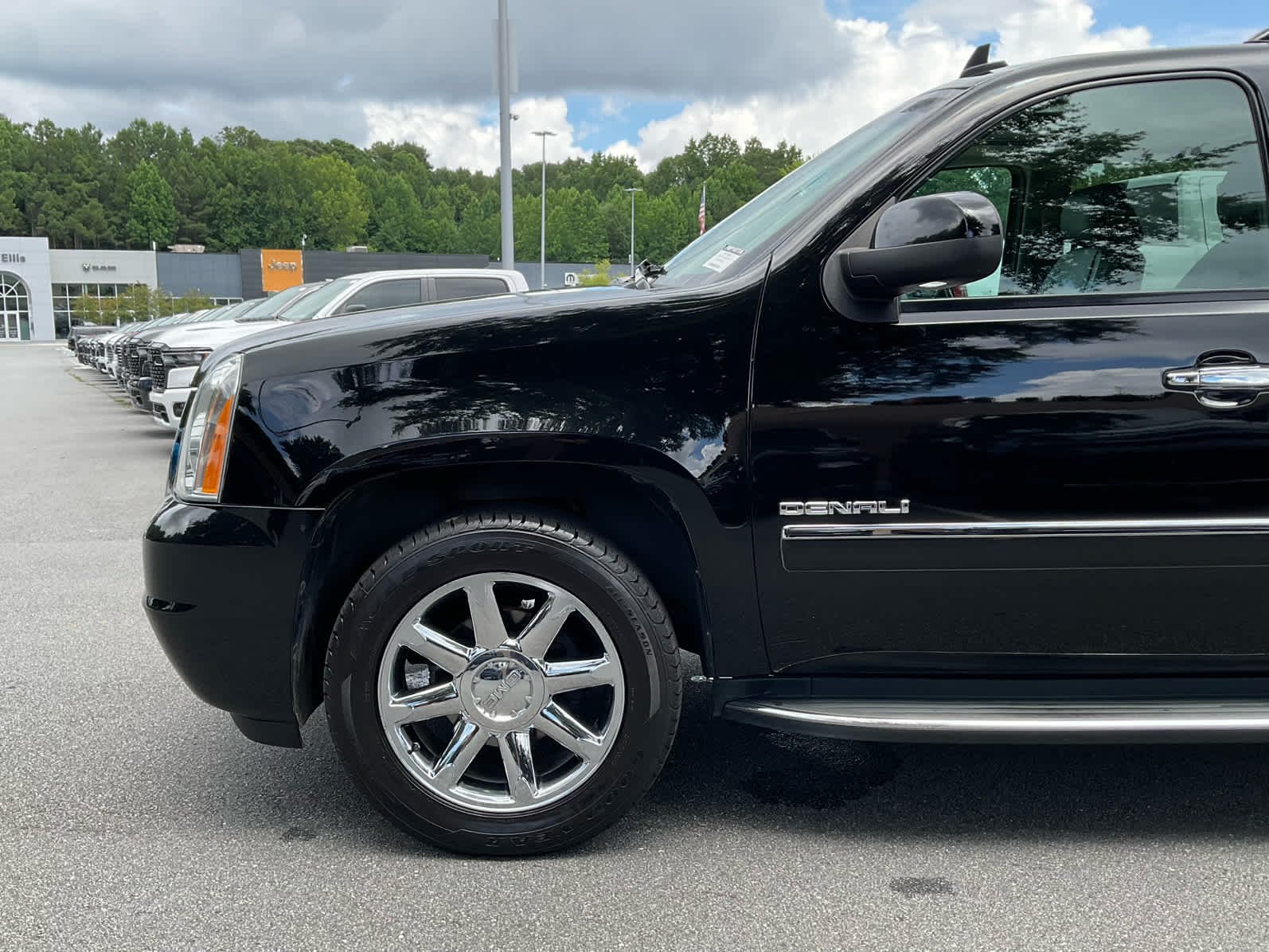 Used 2013 Onyx Black GMC Denali image 9