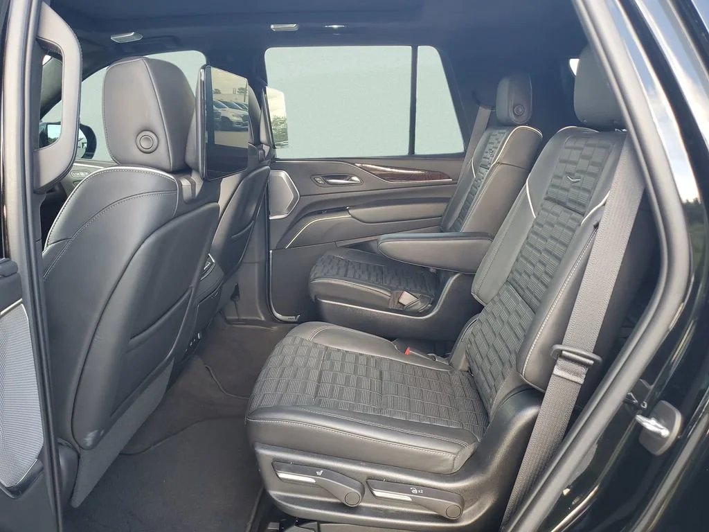 Used 2022 Black Raven Cadillac Sport Platinum image 13