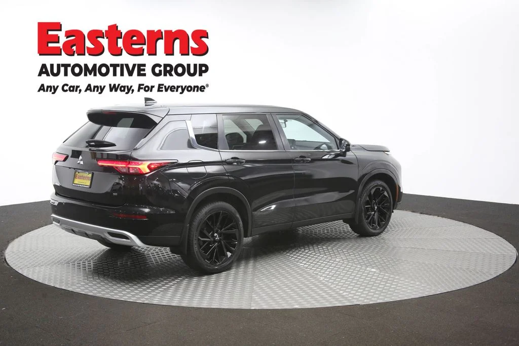 Used 2024 Black Mitsubishi SE image 41