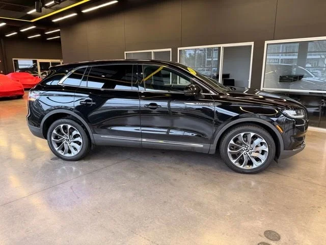 Used 2023 Black Metallic Lincoln Reserve image 6