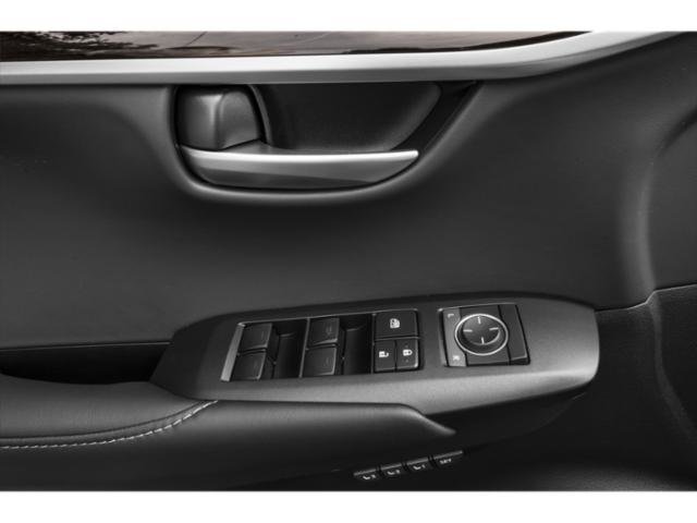Used 2015 Silver Lexus 300h image 20