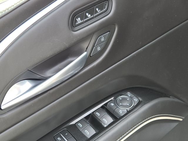 Used 2022 White Cadillac Sport Platinum image 16