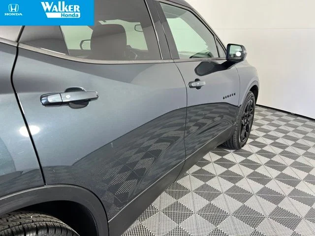 Used 2019 Graphite Metallic Chevrolet Base image 11