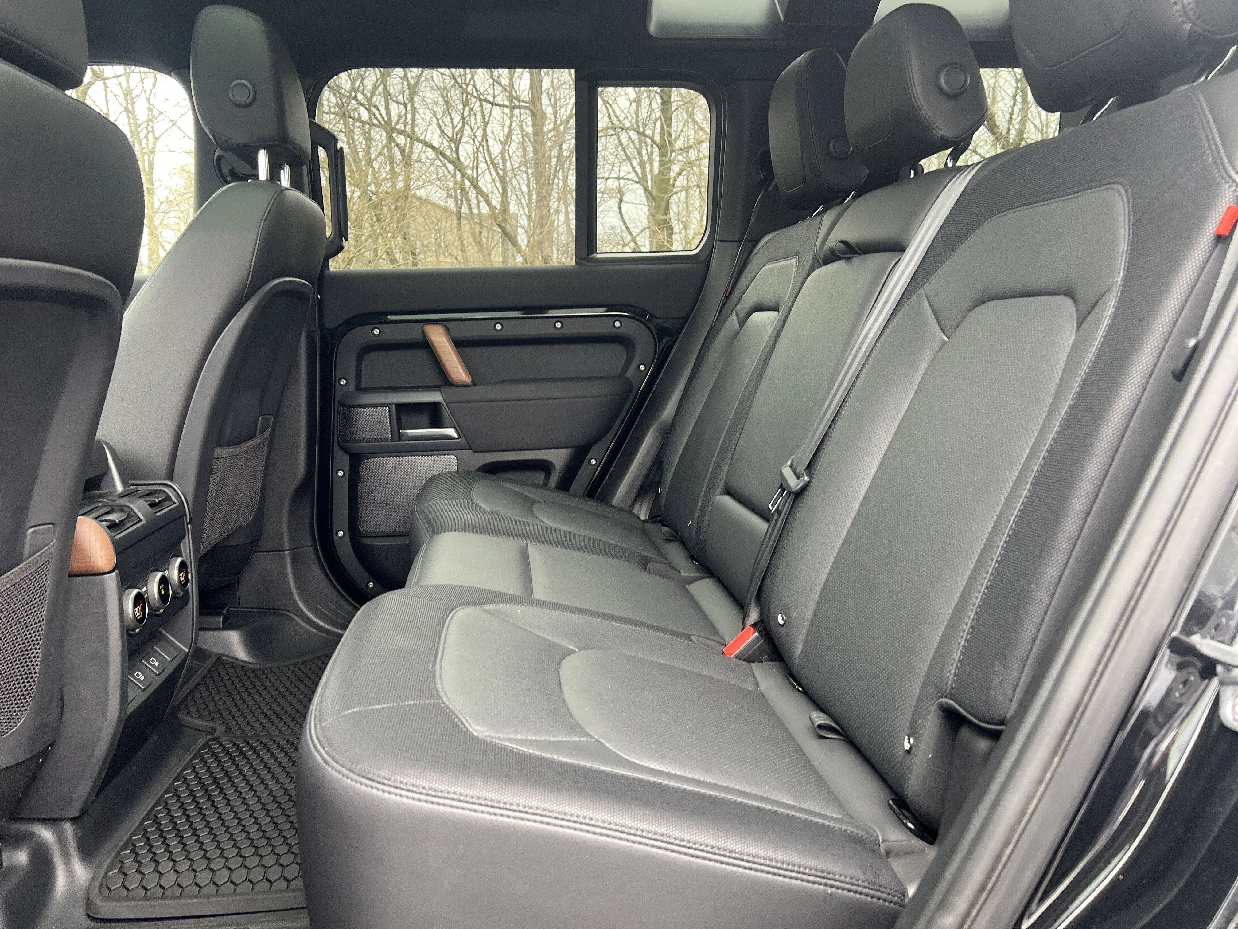 Used 2023 Santorini Black Metallic Land Rover X-Dynamic SE image 24