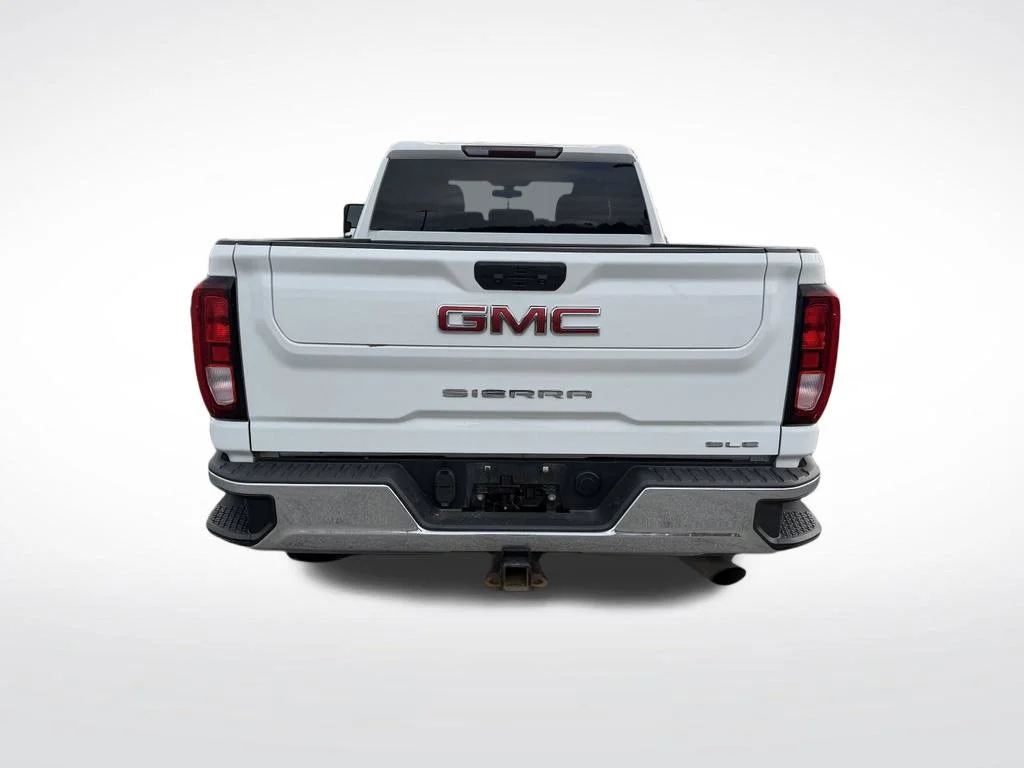 Used 2022 White GMC SLE image 4