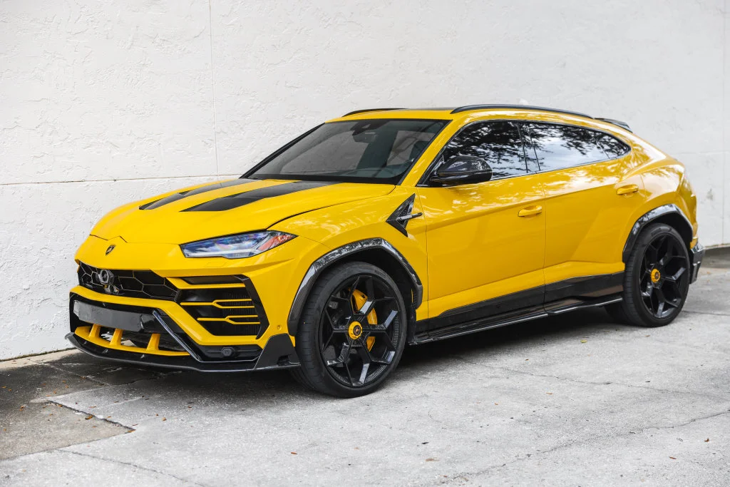 Used 2019 Yellow Lamborghini Base image 21