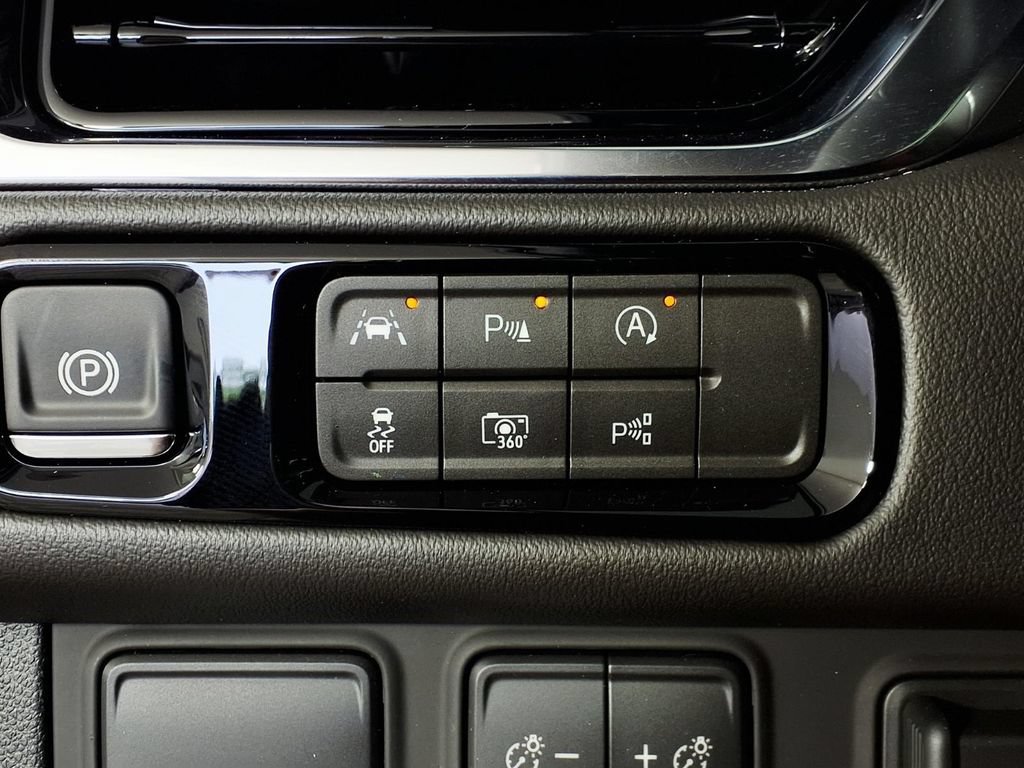 New 2026 Onyx Black GMC Elevation image 17