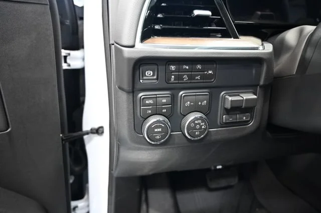 New 2026 Polar White Tricoat Chevrolet High Country image 29