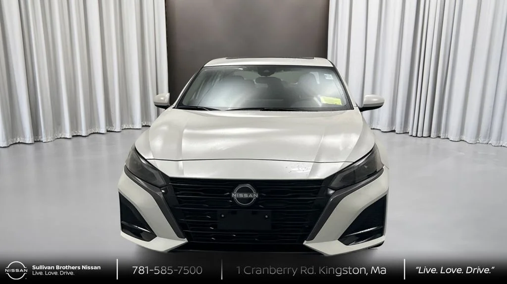 New 2026 White Nissan 2.5 SV image 2