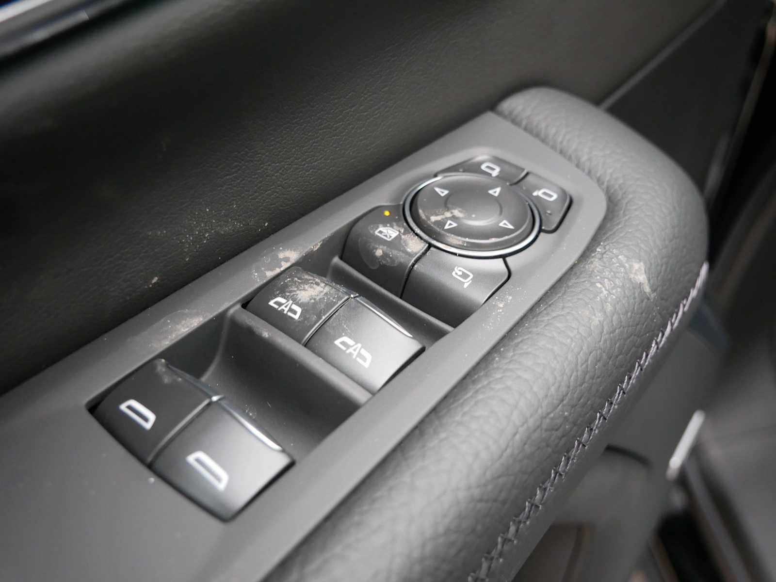 2026 GMC Yukon XL Denali - Photo 16