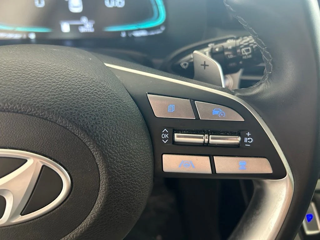 Used 2025 Gray Hyundai SEL image 39