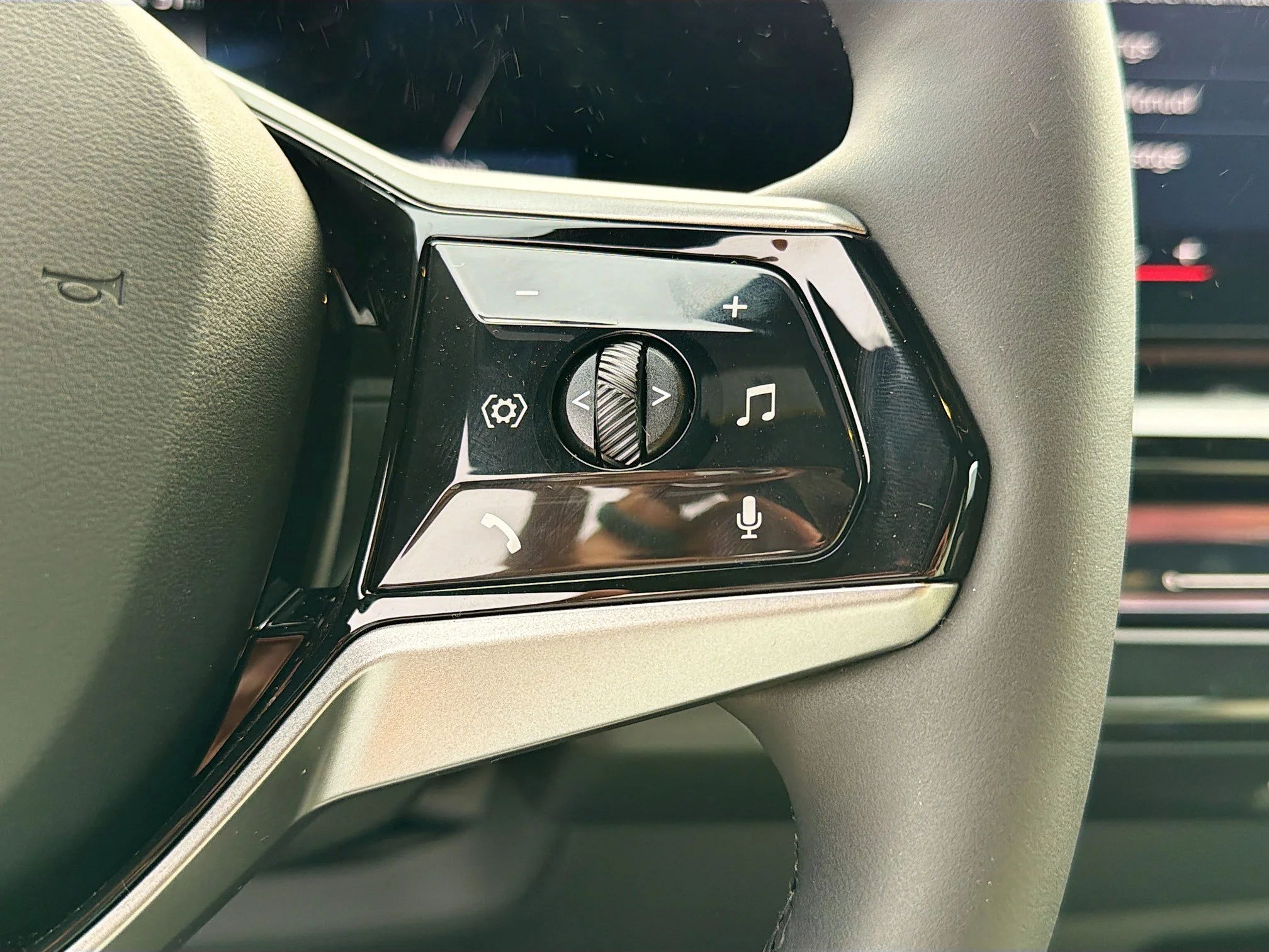 New 2026 Alpine White BMW eDrive40 image 39