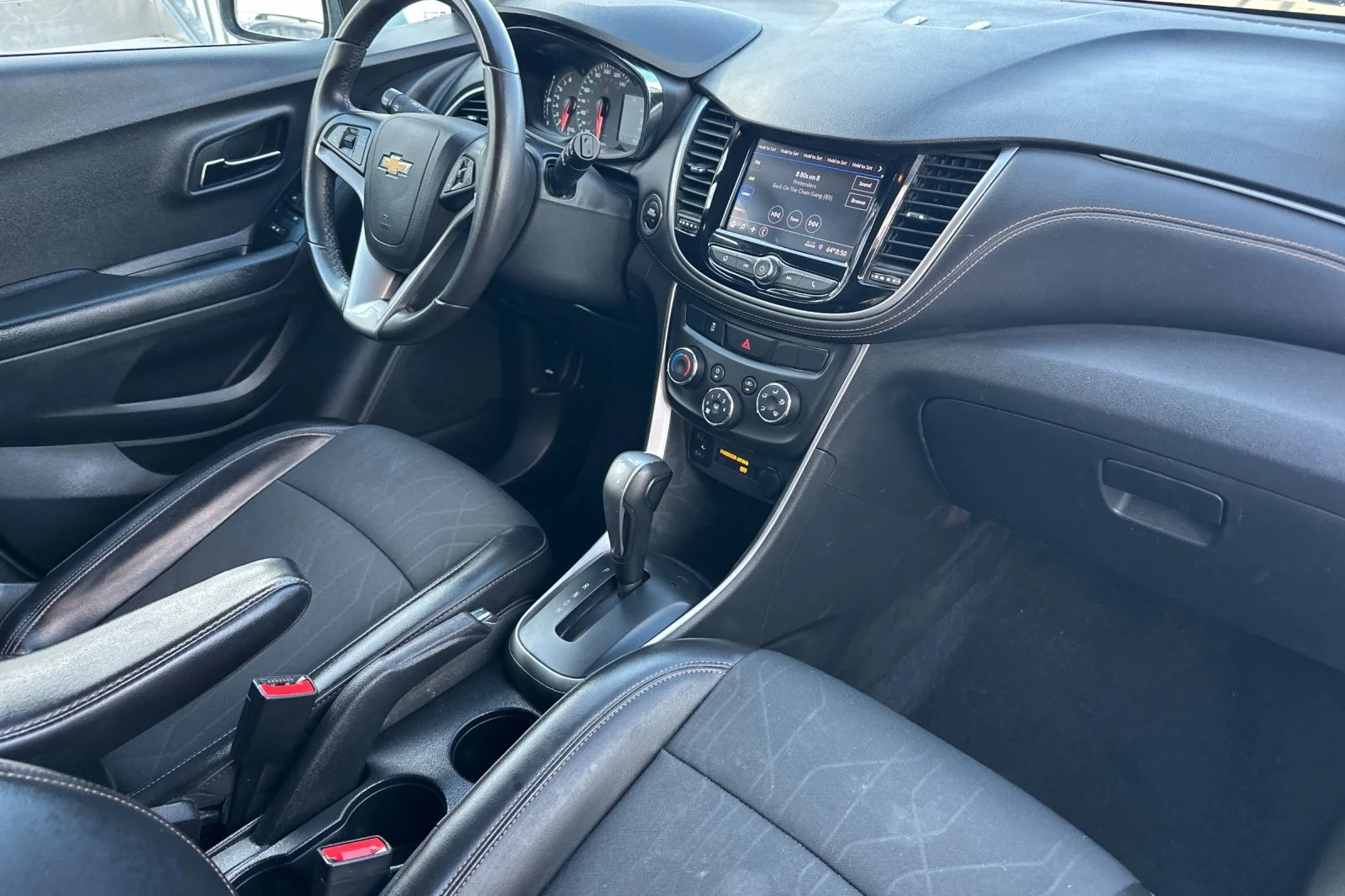 Used 2022 Summit White Chevrolet LT image 16
