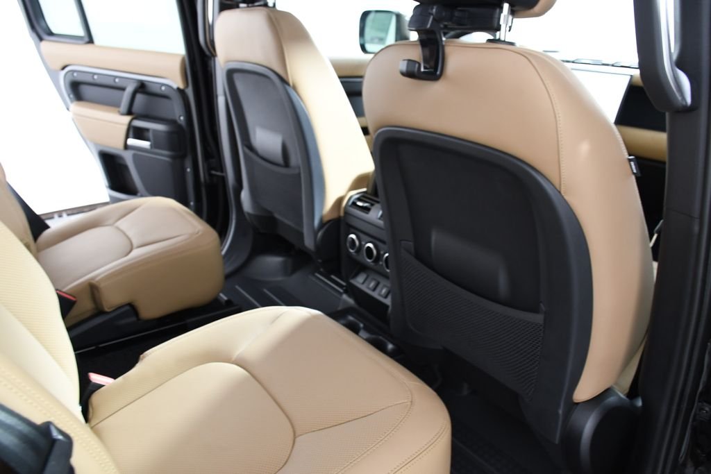 New 2026 Santorini Blk Land Rover S image 22
