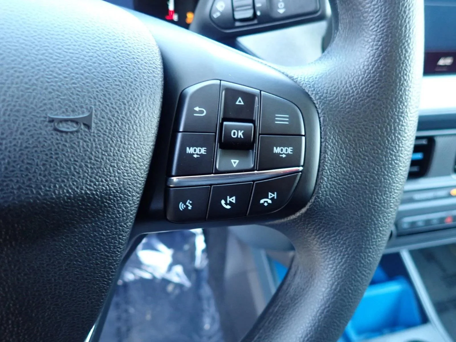 New 2026 Space White Metallic Ford XLT image 13