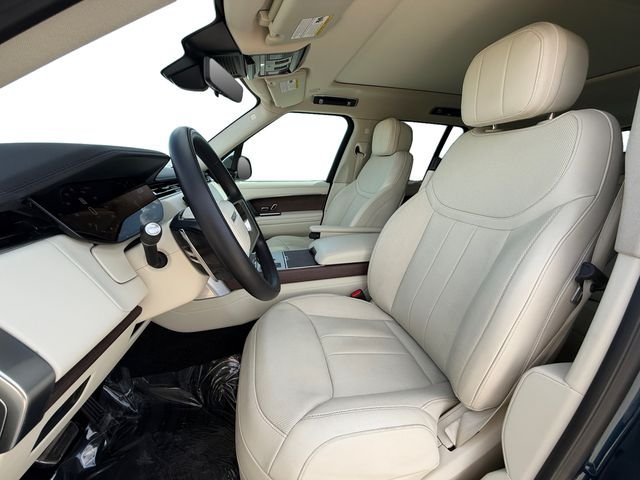Used 2024 Blue Land Rover SE image 10