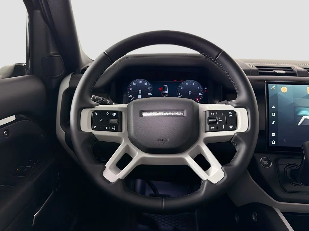 New 2026 Santorini Black Land Rover X-Dynamic SE image 24