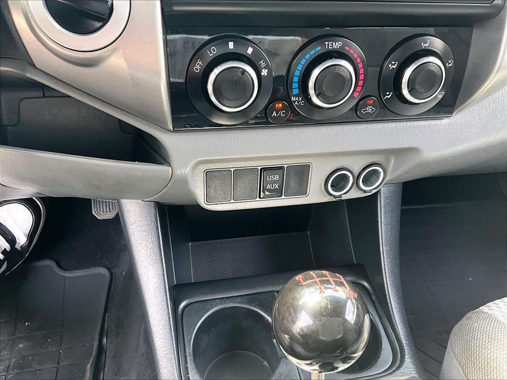 Used 2013 Black Toyota Base image 26
